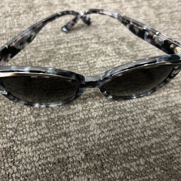 MCM  678S Sunglasses - Picture 6 of 7